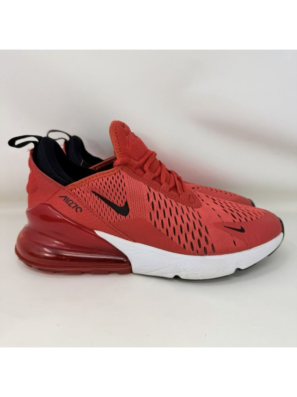Nike Air Max 270 Athletic Shoes Red Black Size 6Y / Women’s Size 7.5